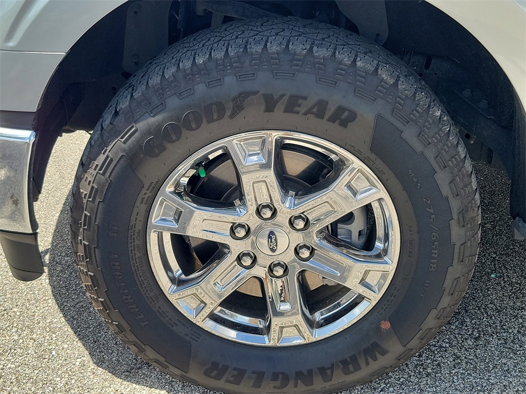 2023 Iconic Silver Metallic Ford F-150 Lariat 4X4 Truck