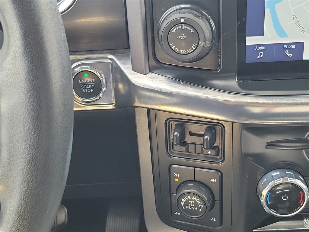 2023 Iconic Silver Metallic Ford F-150 Lariat 4X4 Truck