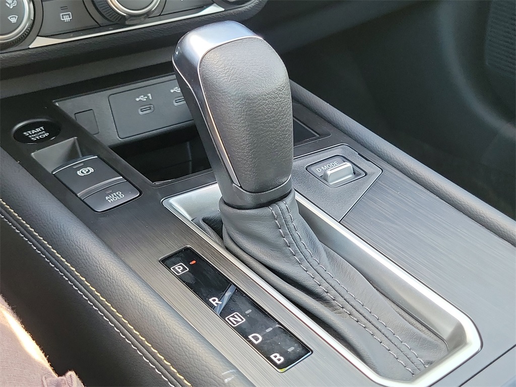 new 2025 Nissan Kicks car, priced at $24,041