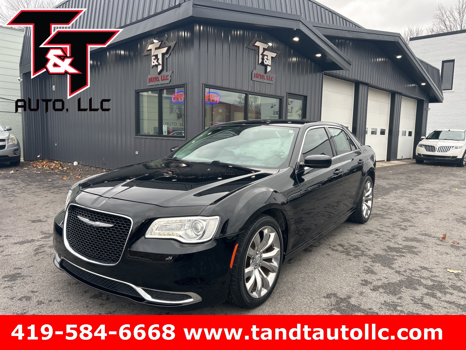 2017 Chrysler 300 Limited's photo