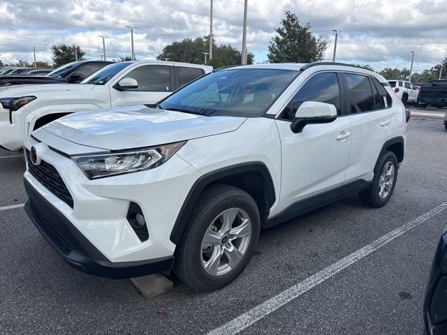2021 Toyota RAV4 XLE's photo