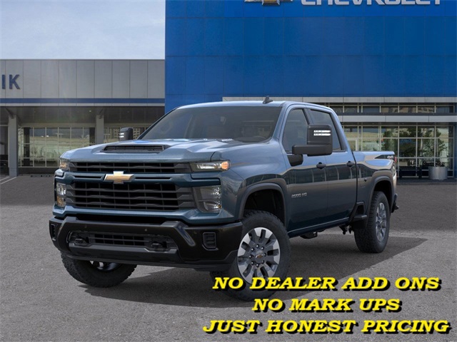 2026 Chevrolet Silverado 2500HD Custom photo 3