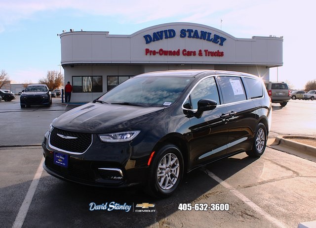 used 2025 Chrysler Pacifica car, priced at $30,483