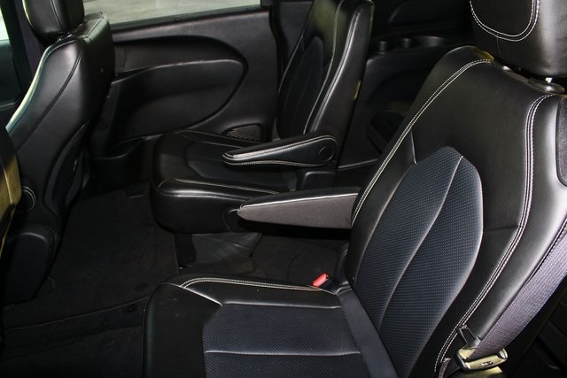 used 2025 Chrysler Pacifica car, priced at $30,383