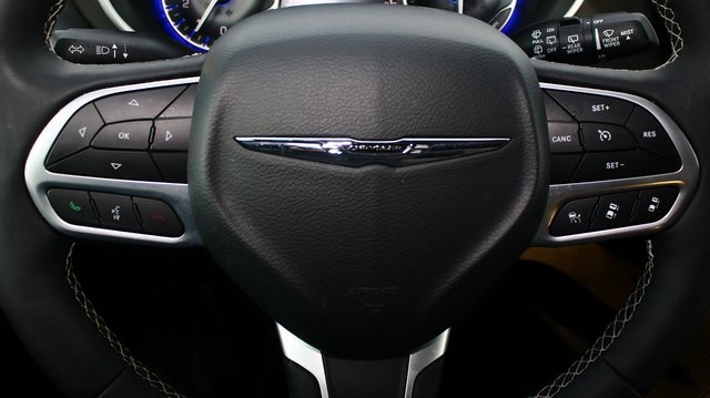 used 2025 Chrysler Pacifica car, priced at $30,383