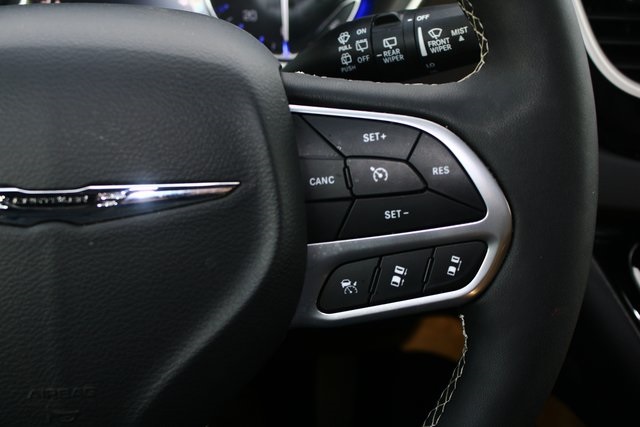 used 2025 Chrysler Pacifica car, priced at $30,383