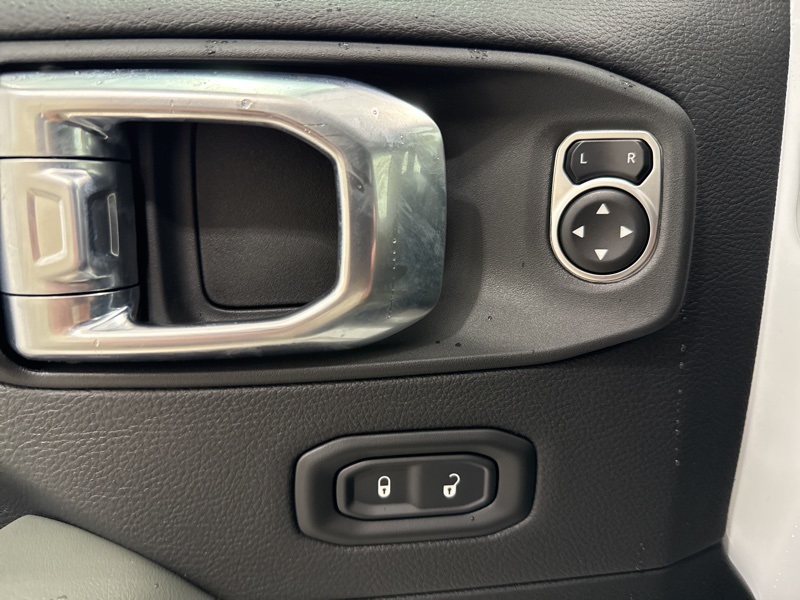 2025 Jeep Gladiator Mojave photo 22