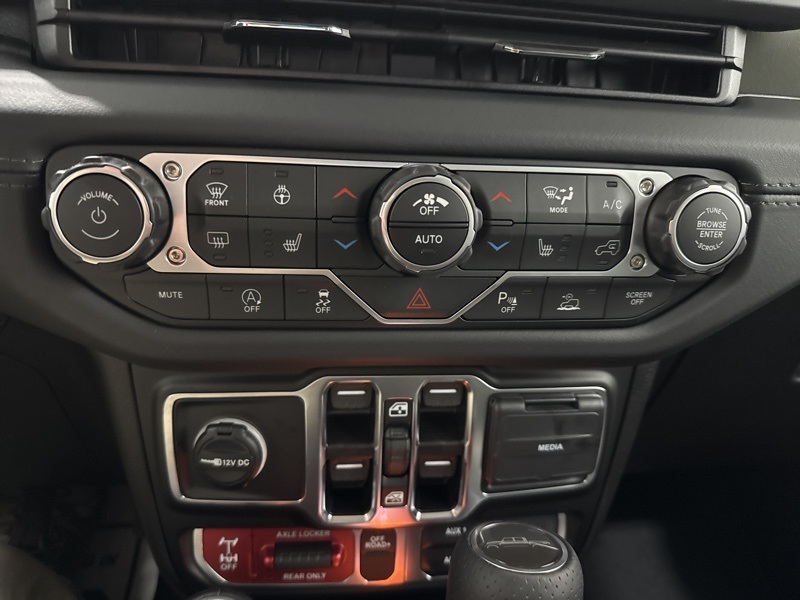 2025 Jeep Gladiator Mojave photo 30