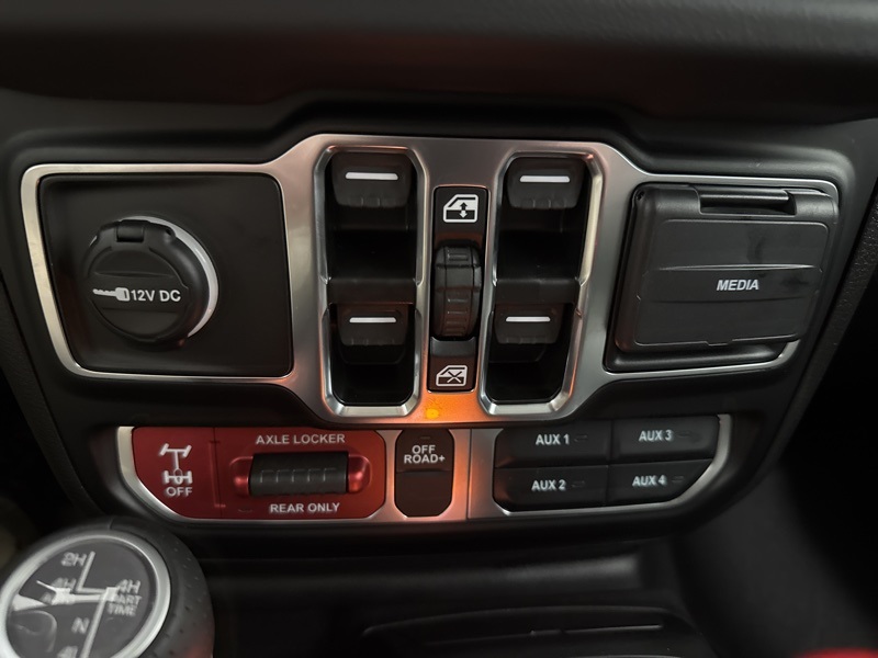 2025 Jeep Gladiator Mojave photo 31