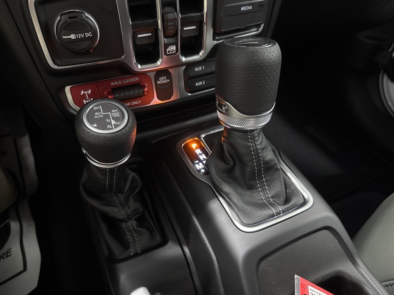 2025 Jeep Gladiator Mojave photo 32