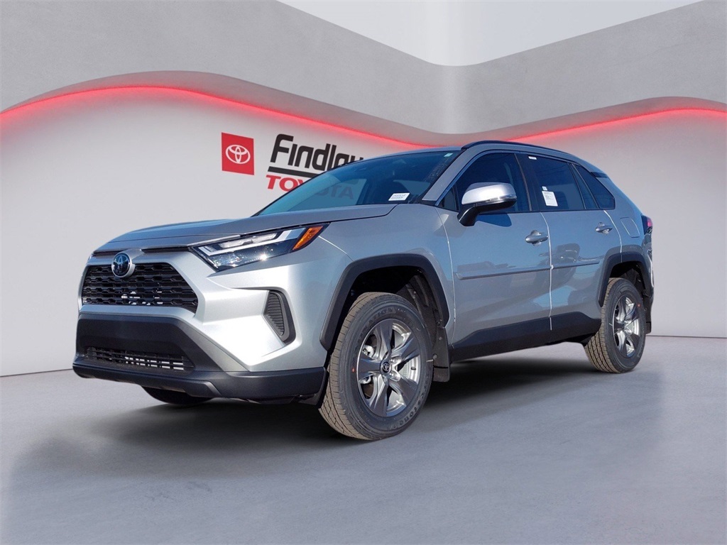 2025 Toyota RAV4 XLE's photo