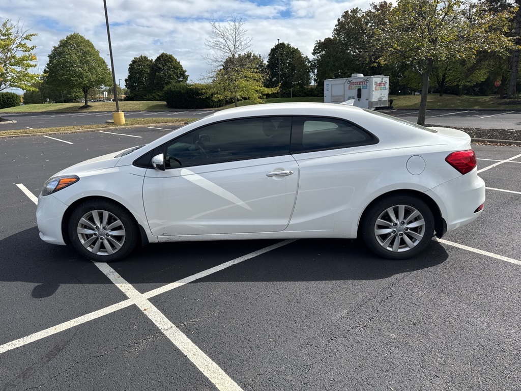 2016 Kia Forte Koup EX photo 2