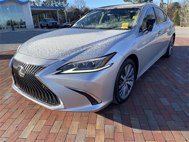 2019 Lexus ES 350 Luxury's photo