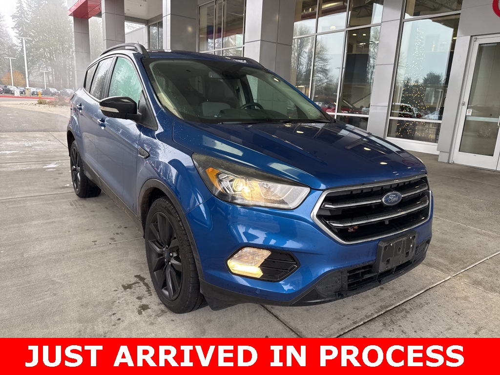 2019 Ford Escape Titanium's photo