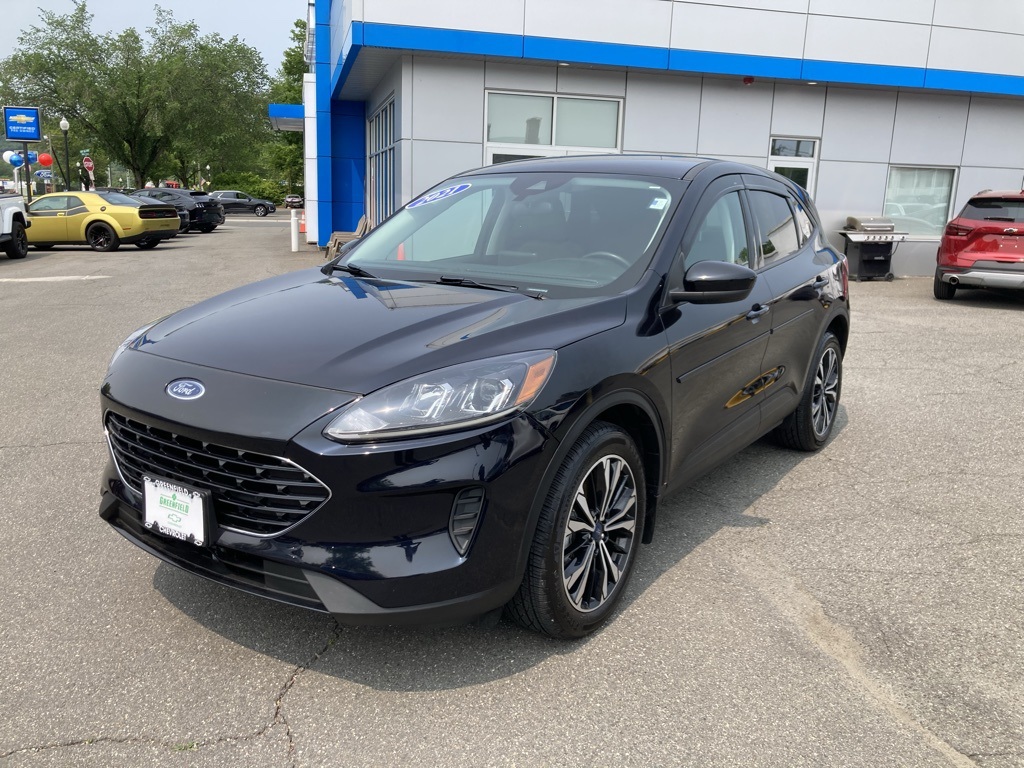 2021 Ford Escape SE Hybrid photo 3