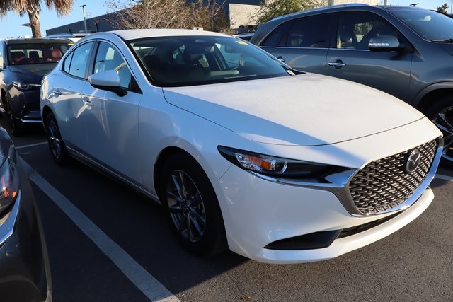 2025 Mazda Mazda3 S's photo