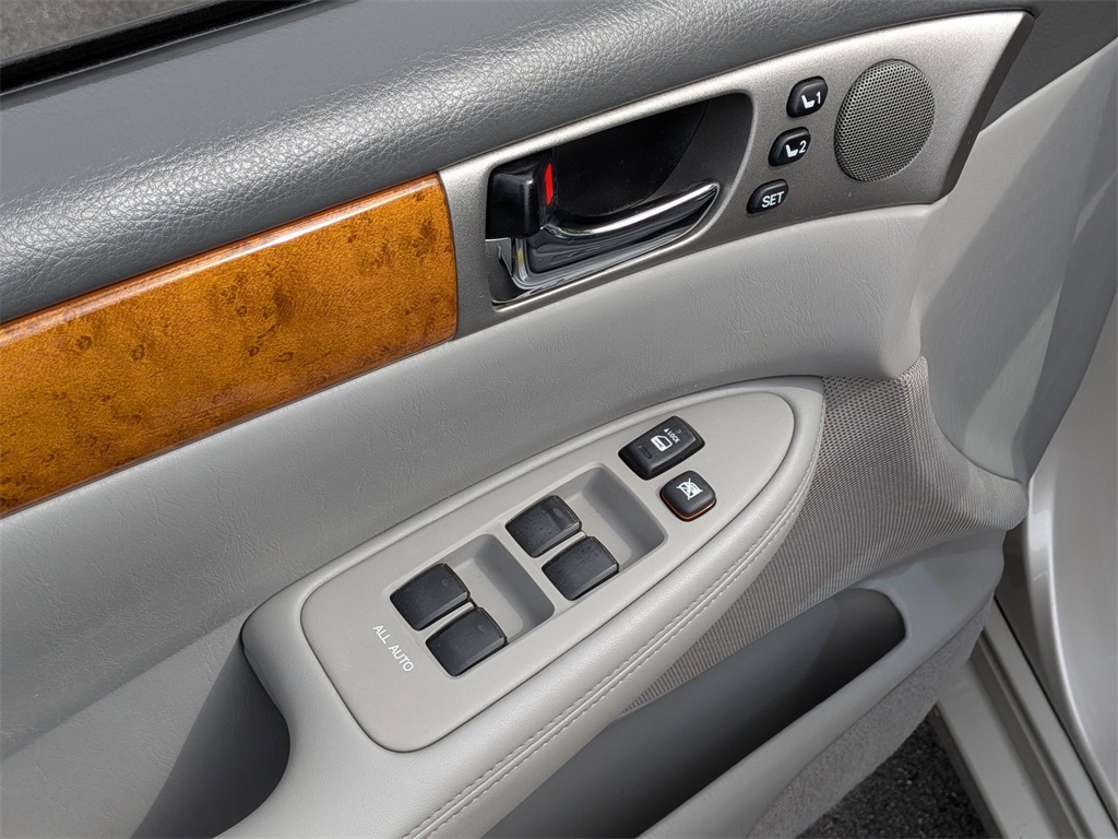 2006 Lexus ES 330 photo 9