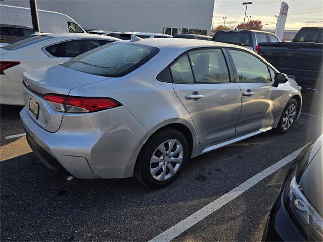 Used 2025 Toyota Corolla LE with VIN JTDBCMFE0S3077382 for sale in Northfield, Minnesota