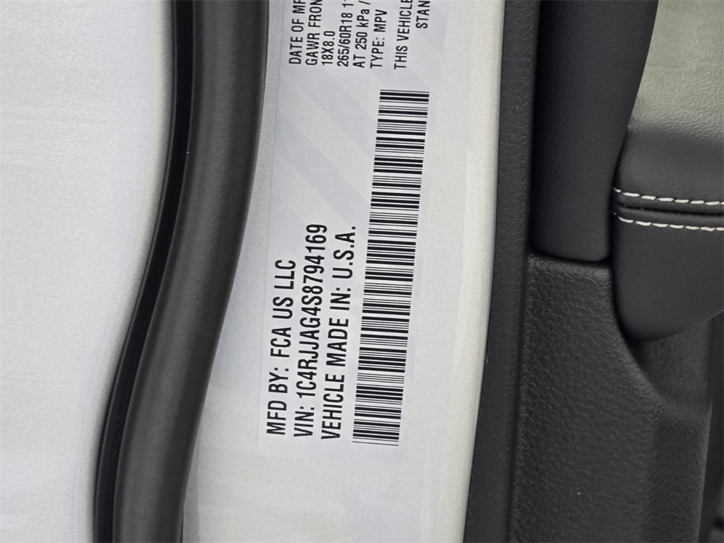 new 2025 Jeep Grand Cherokee L car, priced at $35,730