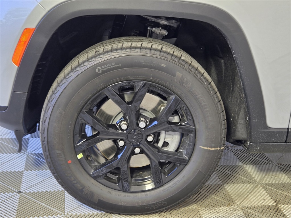 new 2025 Jeep Grand Cherokee L car, priced at $35,730