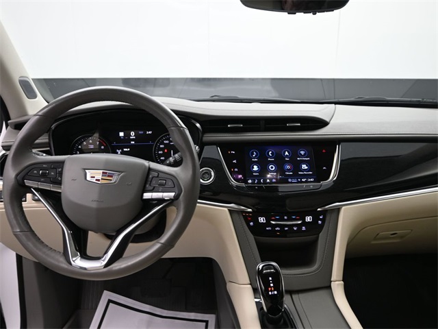 used 2023 Cadillac XT6 car, priced at $40,997