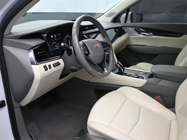used 2023 Cadillac XT6 car, priced at $40,997