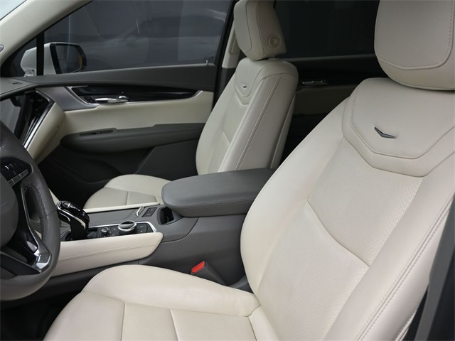 used 2023 Cadillac XT6 car, priced at $40,997