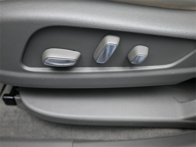 used 2023 Cadillac XT6 car, priced at $40,997