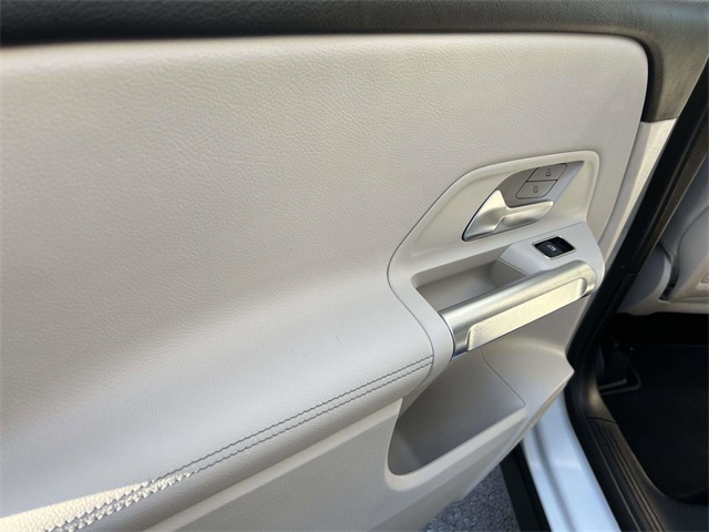 used 2025 Mercedes-Benz GLB car