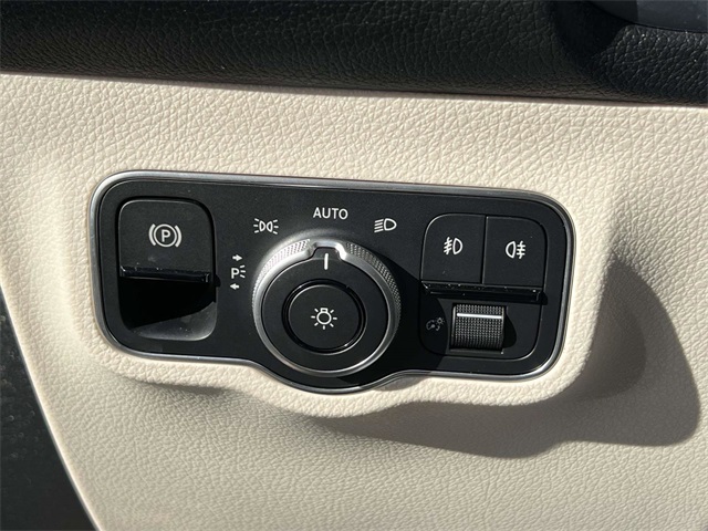 used 2025 Mercedes-Benz GLB car