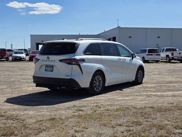 2022 Toyota Sienna XLE 7-Passenger