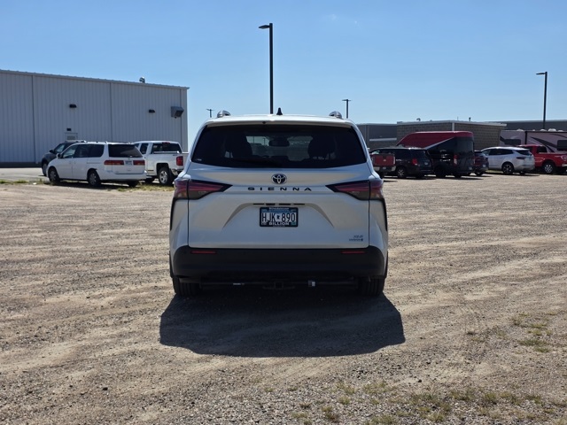 2022 Toyota Sienna XLE 7-Passenger