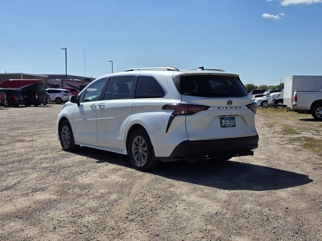 2022 Toyota Sienna XLE 7-Passenger