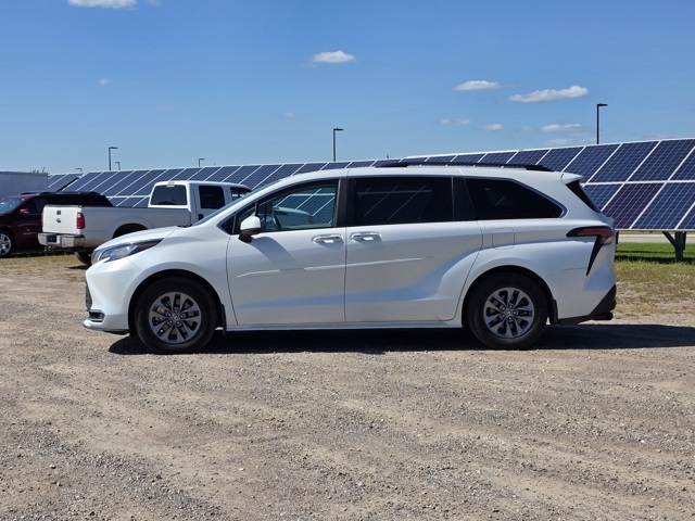 2022 Toyota Sienna XLE 7-Passenger
