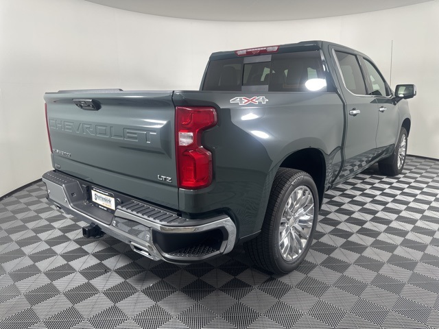 2025 Chevrolet Silverado 1500 LTZ photo 2