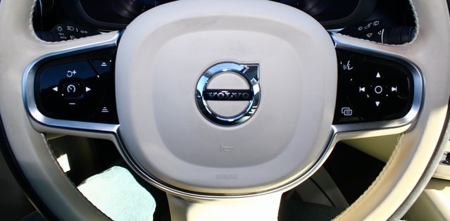 used 2023 Volvo XC60 Recharge Plug-In Hybrid car, priced at $34,014