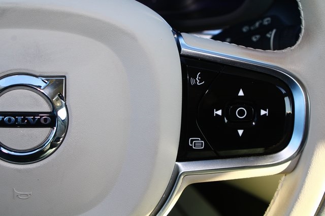 used 2023 Volvo XC60 Recharge Plug-In Hybrid car, priced at $34,014