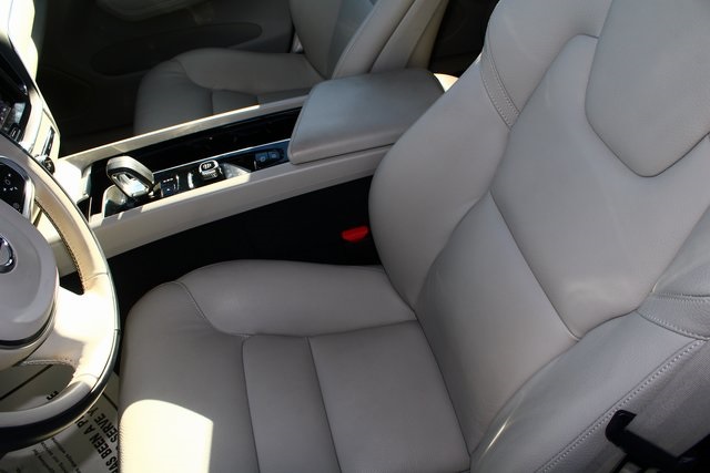 used 2023 Volvo XC60 Recharge Plug-In Hybrid car, priced at $34,014