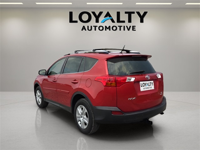 2015 Toyota RAV4 LE photo 3