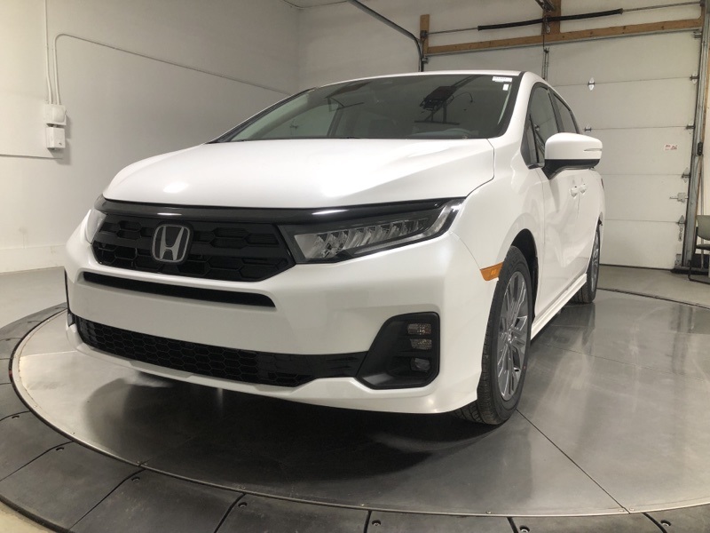 2026 Honda Odyssey Touring photo 2