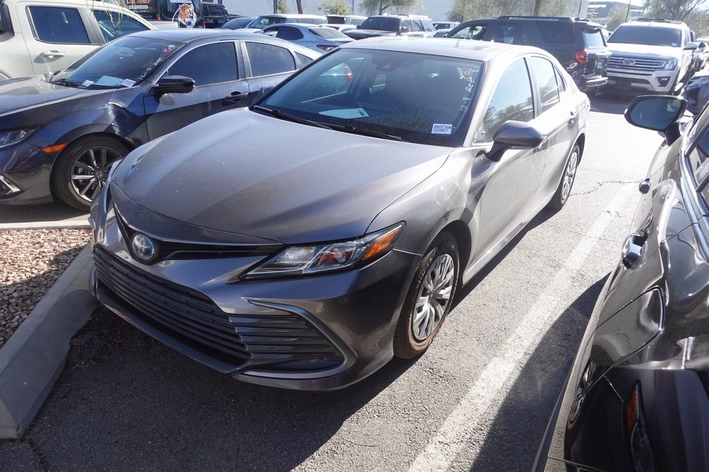 2022 Toyota Camry LE's photo