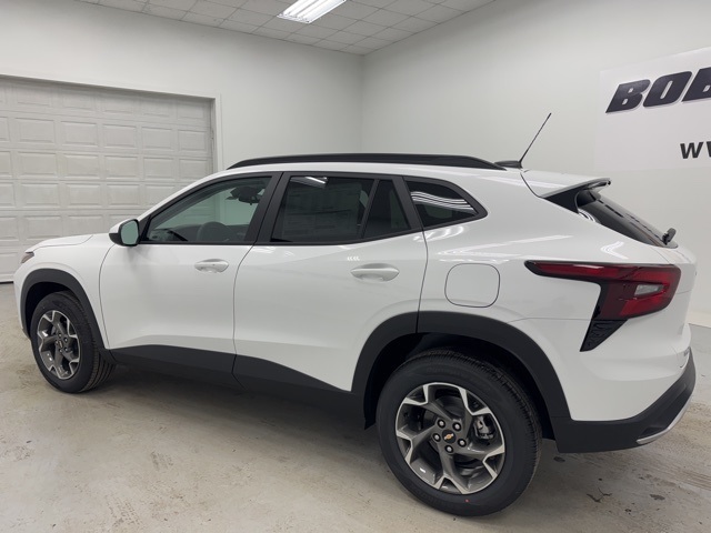 new 2026 Chevrolet Trax car, priced at $27,080