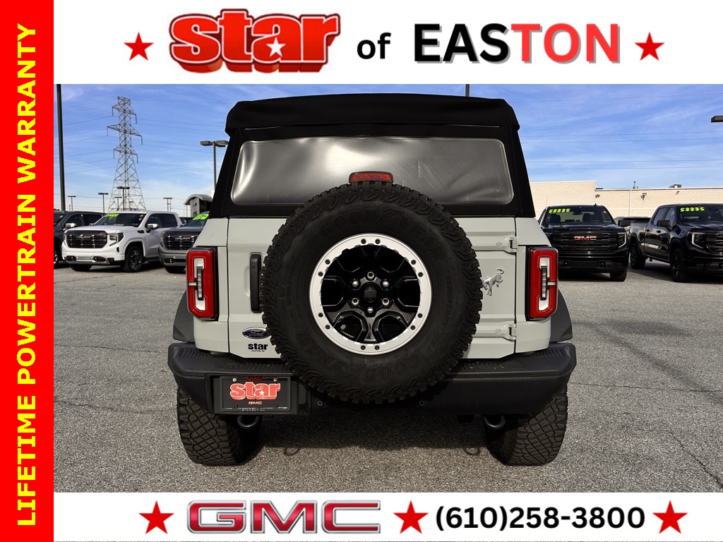 2023 Ford Bronco Base photo 4