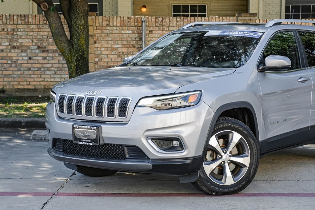 used 2020 Jeep Cherokee car, priced at $19,990