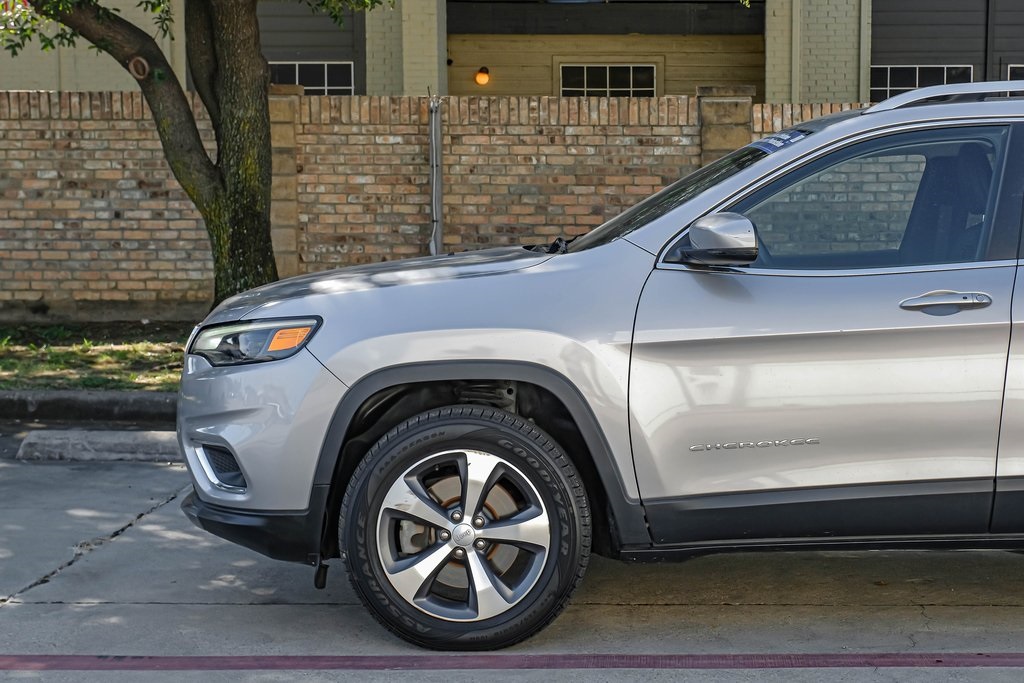 used 2020 Jeep Cherokee car, priced at $19,990