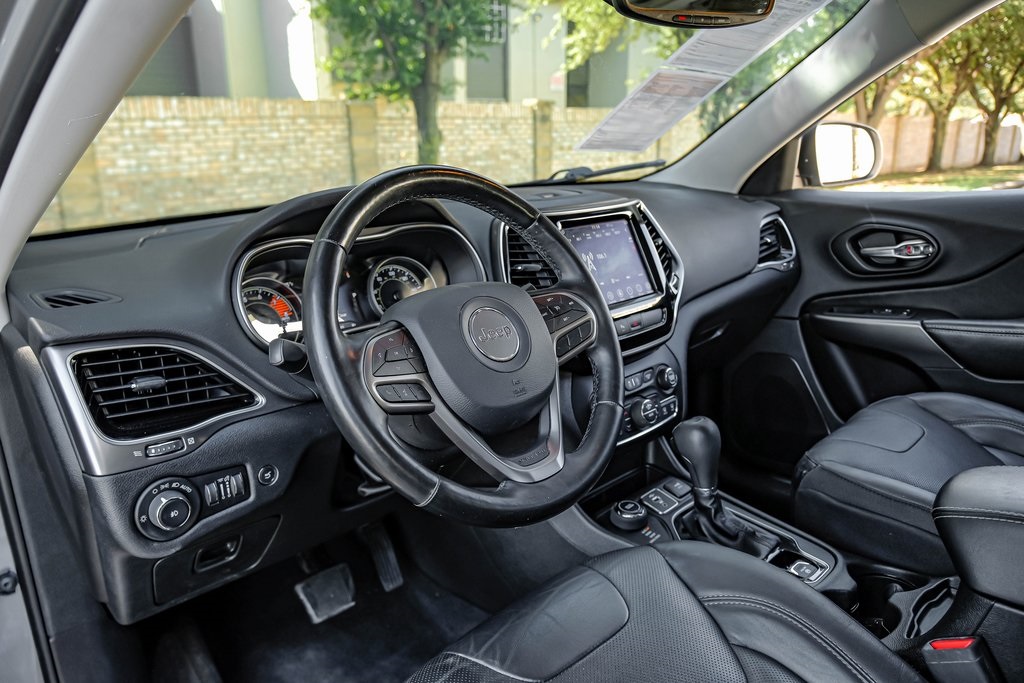 used 2020 Jeep Cherokee car, priced at $19,990