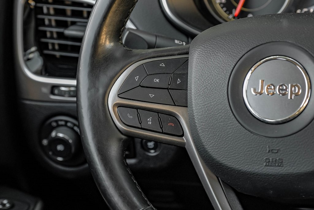 used 2020 Jeep Cherokee car, priced at $19,990