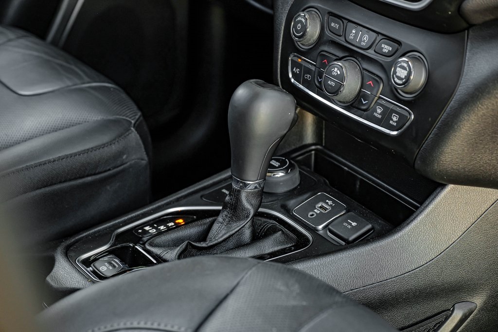 used 2020 Jeep Cherokee car, priced at $19,990