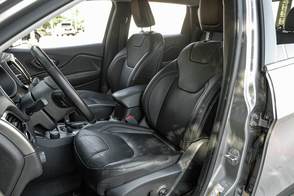 used 2020 Jeep Cherokee car, priced at $19,990