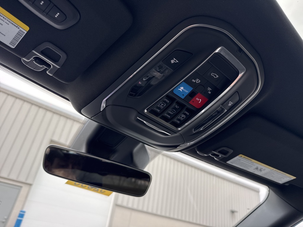 new 2025 Jeep Grand Cherokee car, priced at $50,635